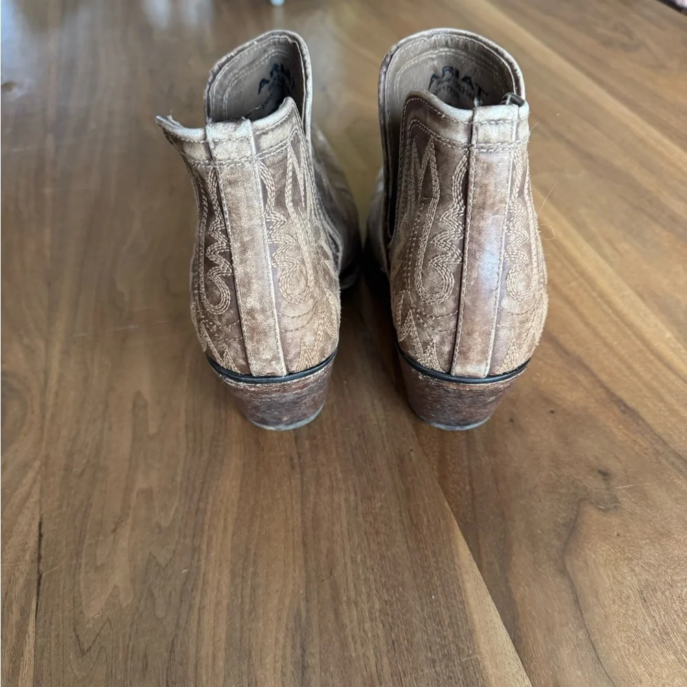 Ariat Dixon Ankle Boots - Picture 3 of 6